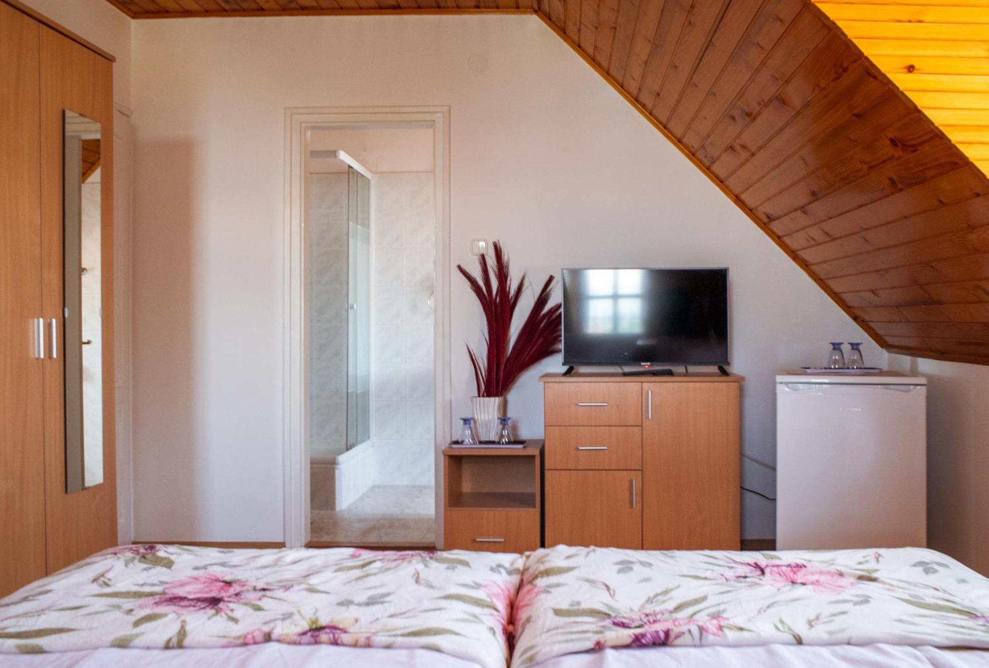 Bella Villa Apartmanhaz ซามาร์ดี ภายนอก รูปภาพ
