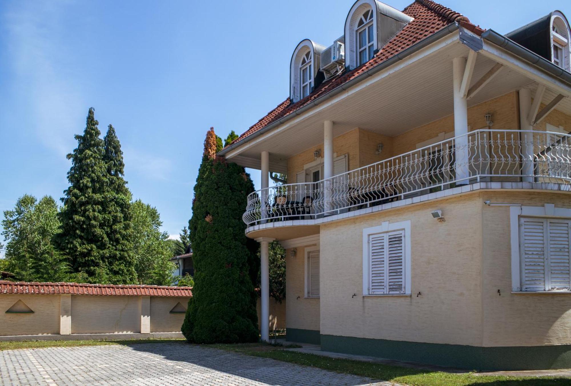 Bella Villa Apartmanhaz ซามาร์ดี ภายนอก รูปภาพ