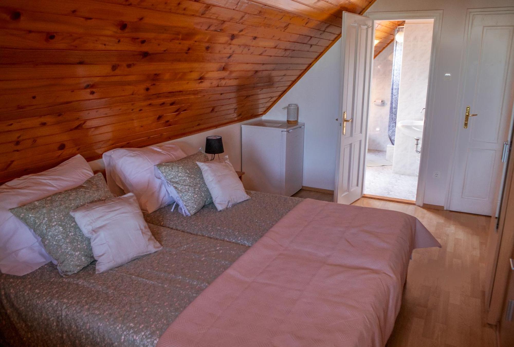 Bella Villa Apartmanhaz ซามาร์ดี ภายนอก รูปภาพ